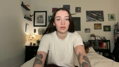 Hannah Taylor online show from 3, 2, 2026