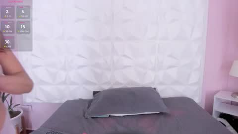 Snapshot of hannahtoons_ chatting on 12, 10, 2025 hannahtoons_ online show from 12, 10, 2025