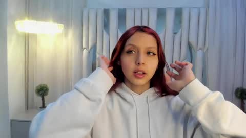 Snapshot of hanniesmile chatting on 25, 2, 2025 Hanni online show from 25, 2, 2025