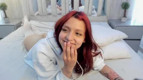 Snapshot of hanniesmile chatting on 25, 2, 2025 Hanni online show from 25, 2, 2025