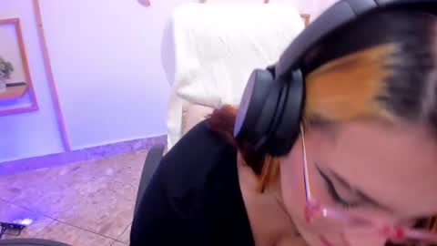 Snapshot of hannybelle__ chatting on 25, 9, 2025 Hanny online show from 25, 9, 2025