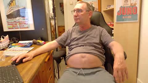 Snapshot of hansi63 chatting on 3, 6, 2026 charly online show from 3, 6, 2026