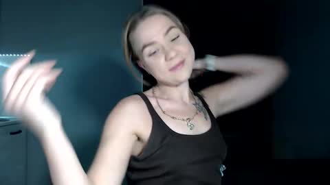 happy_fox_ online show from 24, 11, 2025