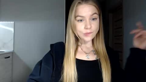 happy_fox_ online show from 13, 12, 2025