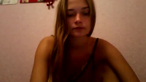 Snapshot of happyemily18 chatting on 25, 10, 2025 happyemily  online show from 25, 10, 2025