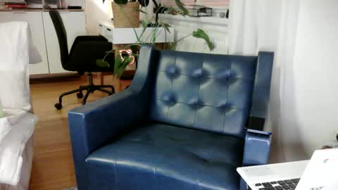 Chris online show from 12, 10, 2025