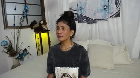 Snapshot of harley_quinns1 chatting on 5, 1, 2025 harley_quinns1 online show from 5, 1, 2025