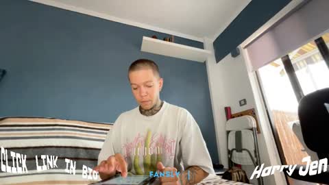 Snapshot of harry_jen chatting on 10, 9, 2025 TAP HERE choise Harry tattoo on chest  Jen curls hair online show from 10, 9, 2025