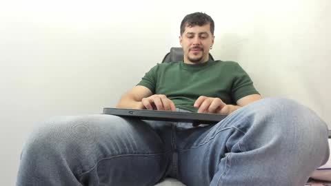 Snapshot of harrydaviss chatting on 21, 12, 2024 alpha online show from 21, 12, 2024