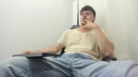 Snapshot of harrydaviss chatting on 27, 9, 2025 alpha online show from 27, 9, 2025