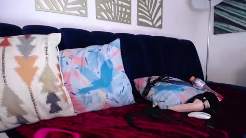 Nicole online show from 11, 2, 2025