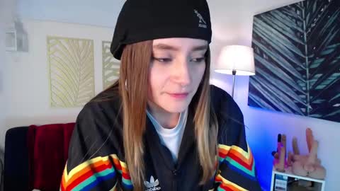 Nicole online show from 7, 3, 2025