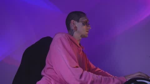 Snapshot of hatsumotokyoto chatting on 19, 11, 2025 More content 2 online show from 19, 11, 2025