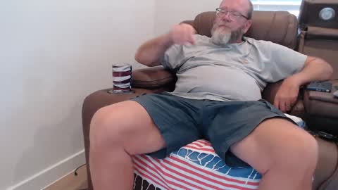 Snapshot of havebeardwilltravel3250 chatting on 24, 9, 2025 havebeardwilltravel3250 online show from 24, 9, 2025