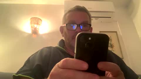 hawks2113 online show from 25, 2, 2025