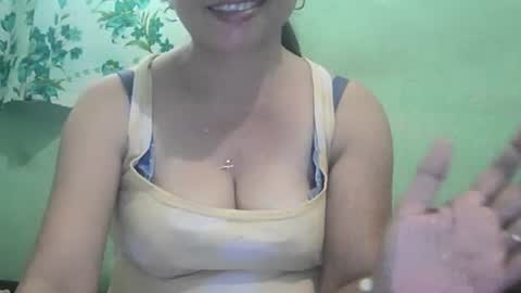 Snapshot of hazeldhane chatting on 23, 6, 2026 hazeldhane online show from 23, 6, 2026