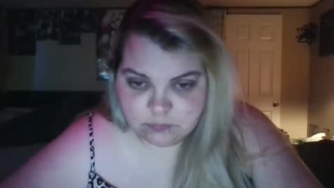 Hazeleyez97 online show from 13, 9, 2025