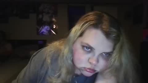 Hazeleyez97 online show from 17, 9, 2025