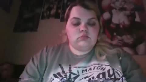 Hazeleyez97 online show from 27, 9, 2025