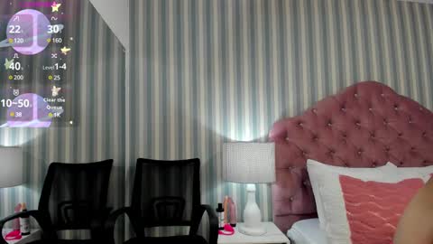 HazelMoret online show from 4, 3, 2025