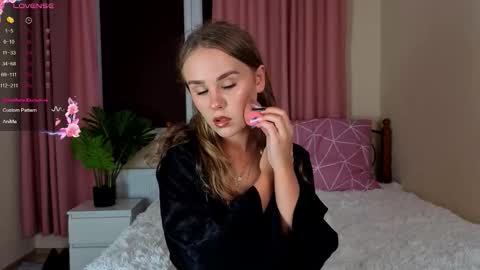 hazeltrue online show from 29, 9, 2025