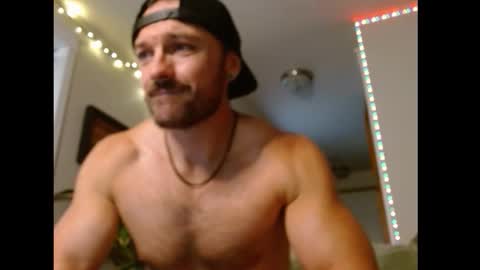 Snapshot of hbdude27 chatting on 30, 10, 2025 RinnDude35 online show from 30, 10, 2025