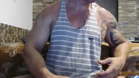 Snapshot of healedcarioca chatting on 17, 10, 2025 Brazilian bigdick online show from 17, 10, 2025