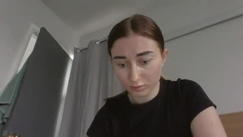 heart_in_your_hands online show from 4, 3, 2026