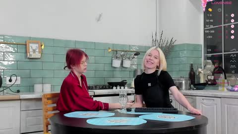 Snapshot of heaven_blonde chatting on 1, 12, 2024 Our names are Anette and Alice online show from 1, 12, 2024