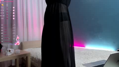 Snapshot of heaven_blonde chatting on 6, 12, 2024 Our names are Anette and Alice online show from 6, 12, 2024