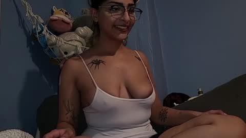 Snapshot of heavensbunny chatting on 16, 12, 2024 heaven the muslim slut online show from 16, 12, 2024
