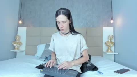 Snapshot of hecate1_ chatting on 8, 7, 2026 Keira Hecate online show from 8, 7, 2026