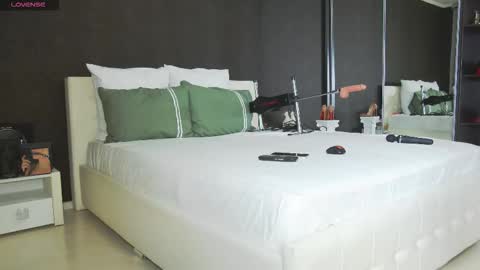 Helen online show from 14, 11, 2025