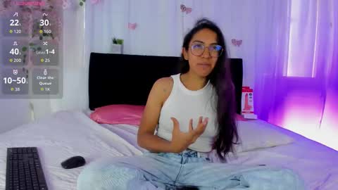 Snapshot of heidi_feuer chatting on 26, 9, 2025 heidi_feuer online show from 26, 9, 2025