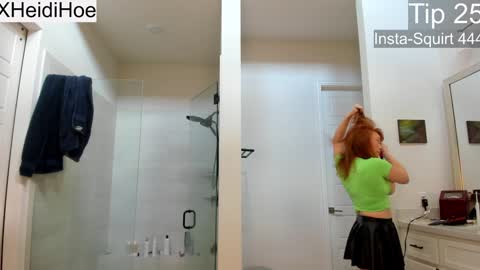 Snapshot of heidiandfriends chatting on 27, 1, 2025 Manyvids online show from 27, 1, 2025