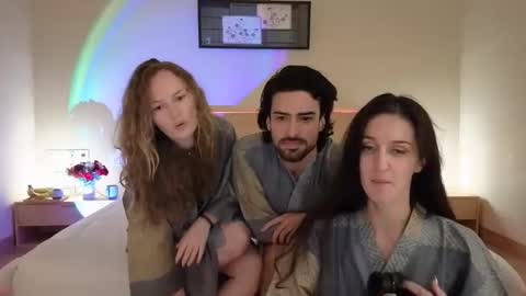 Heidi brunette Foxy red head and Carrie blondie online show from 2, 5, 2026