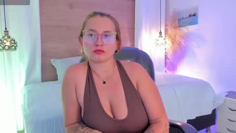 ANTARA REY online show from 21, 4, 2026