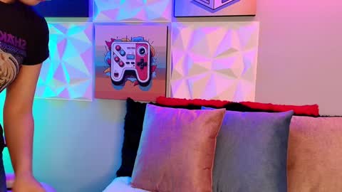   online show from 6, 2, 2025