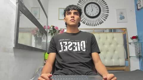 heiker_ online show from 1, 3, 2025