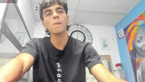 heiker_ online show from 4, 3, 2025