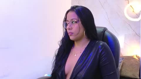 Snapshot of heilyn_ross chatting on 1, 2, 2026 Heilyn online show from 1, 2, 2026