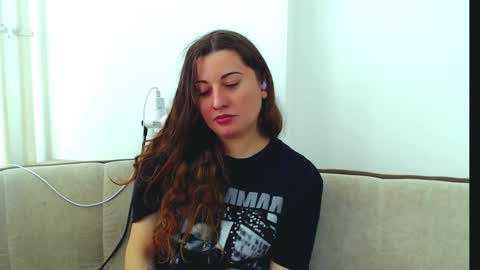 helen_adams_ online show from 4, 12, 2024