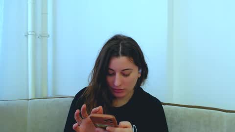 helen_adams_ online show from 23, 2, 2025