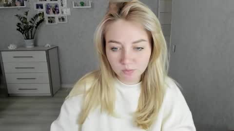 Snapshot of helen_angel_girl chatting on 6, 10, 2025 Helen sven online show from 6, 10, 2025