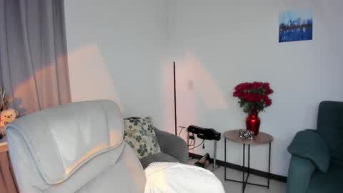 helen_miller online show from 18, 2, 2025