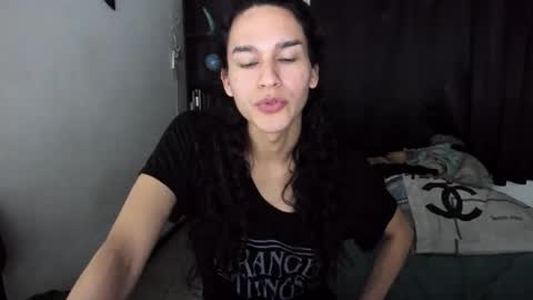 Snapshot of helena_spellman chatting on 18, 12, 2025 helena_spellman online show from 18, 12, 2025