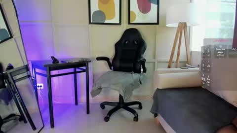 Snapshot of helenaduque_ chatting on 14, 7, 2026 Helena online show from 14, 7, 2026