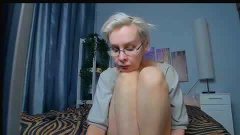 Helga online show from 1, 2, 2025