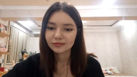 Snapshot of helgakraszewski chatting on 23, 10, 2025 Alice online show from 23, 10, 2025