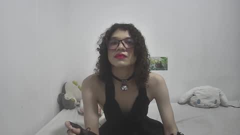 Snapshot of helia_n_amy chatting on 24, 12, 2024 Helia Transfem and Amy online show from 24, 12, 2024